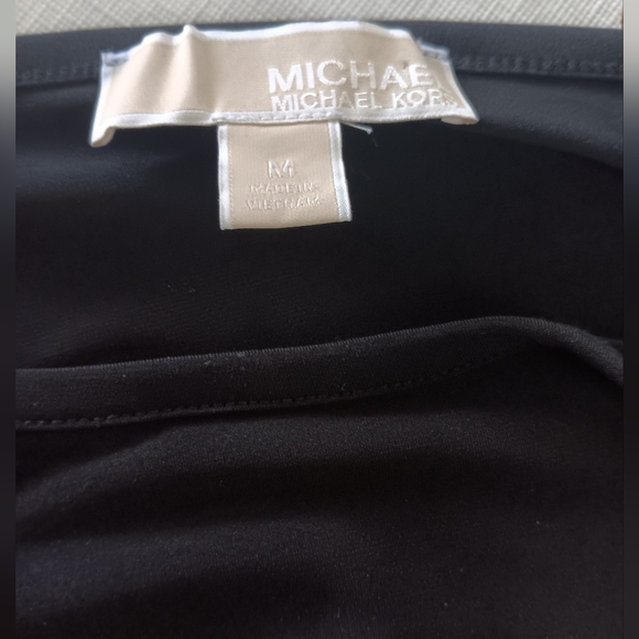 Michael Kors Black Fitted Long Sleeve Gold Stud Blouse NWOT Medium - Picture 3 of 3